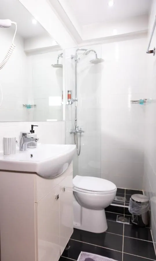 City Plaza Apartments & Rooms Thessalonique 3*,