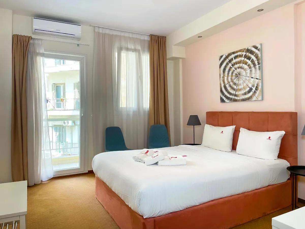 City Plaza Apartments & Rooms Thessalonique 3*,